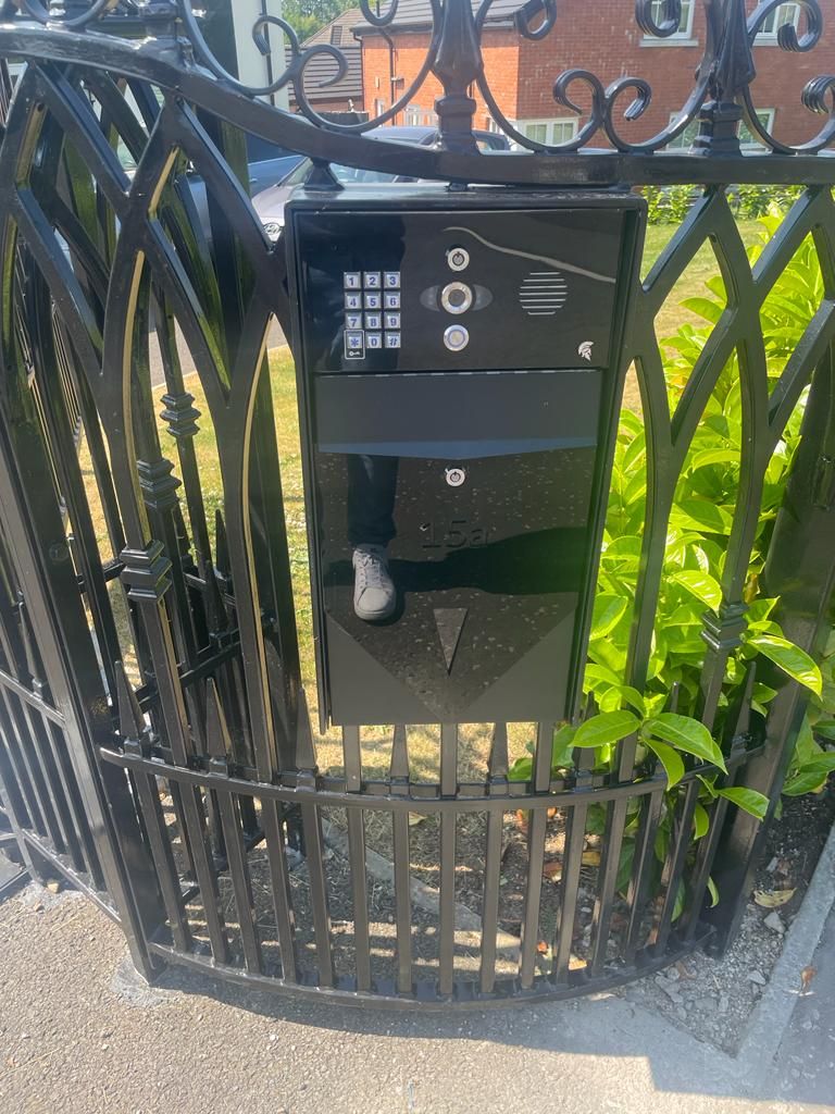 Prime7-LBSK-EU Hooded Wall Mounted Post Box With Fully Integrated Access Control & Intercom (With Keypad) - Stainless Steel 9 Prime7-LBSK-EU Hooded Wall Mounted Post Box With Fully Integrated Access Control & Intercom (With Keypad) - Stainless Steel - Image 9